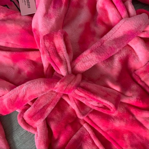 Juicy Couture Hot Pink Tie-Dye Fleece Robe - Picture 6 of 8